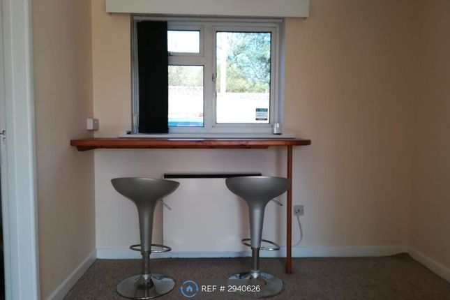 Flat, Ashburn Court Station Road, Fordingbridge photo 2