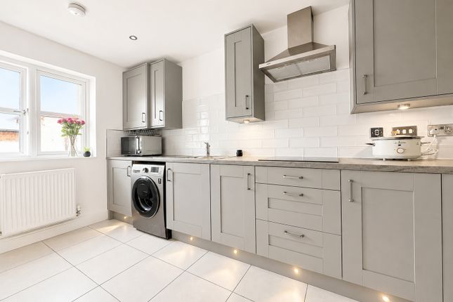 5, Fir Grove, Tattenhall photo 3