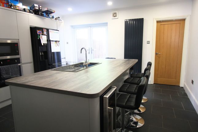 20, Wingfield Crescent, Caerphilly photo 4