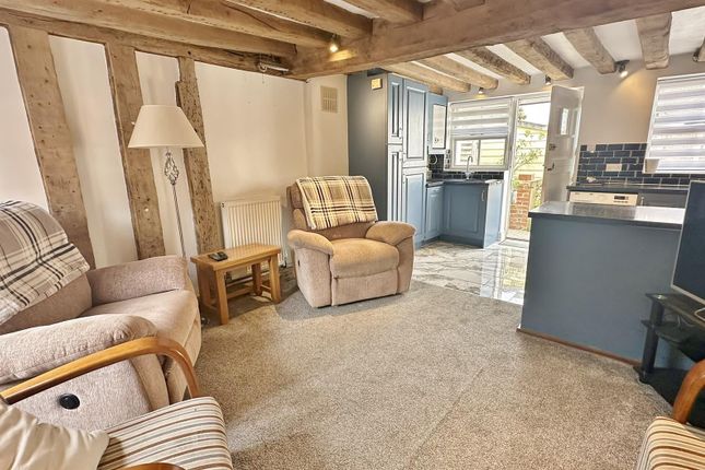 5 Churchgate, High Street, Thorpe-Le-Soken photo 2