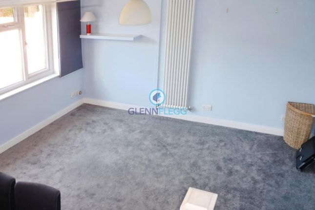 37, Littlebrook Avenue, Slough photo 4