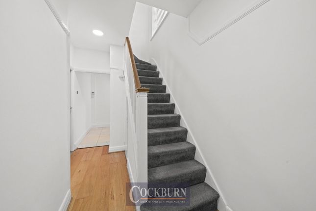 13, Molescroft, London photo 4