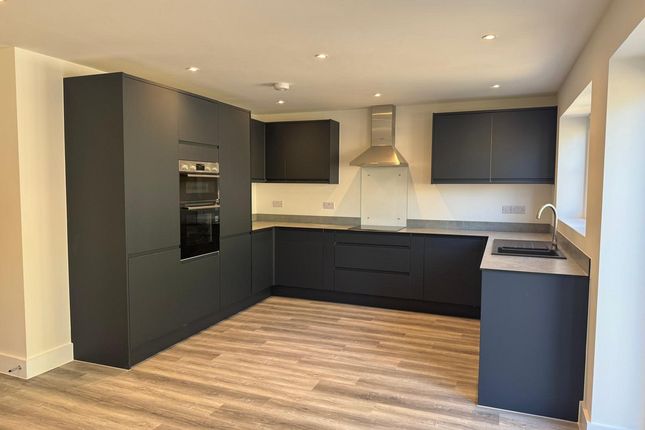 1, Broadweavers Close, Wincanton photo 2