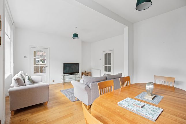 79 Fintry Drive, Glasgow photo 3