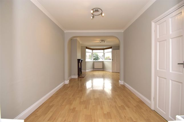16, Northfield Road, Hertfordshire photo 3