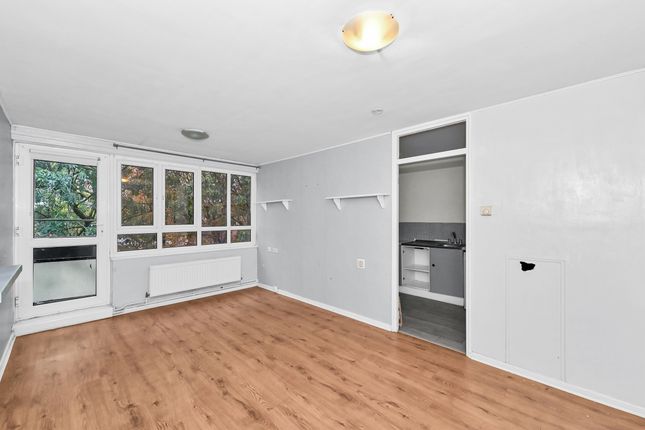 72 Cornwood Drive, London photo 2
