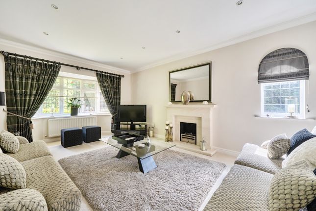 16, Gilbert Way, Wokingham photo 3