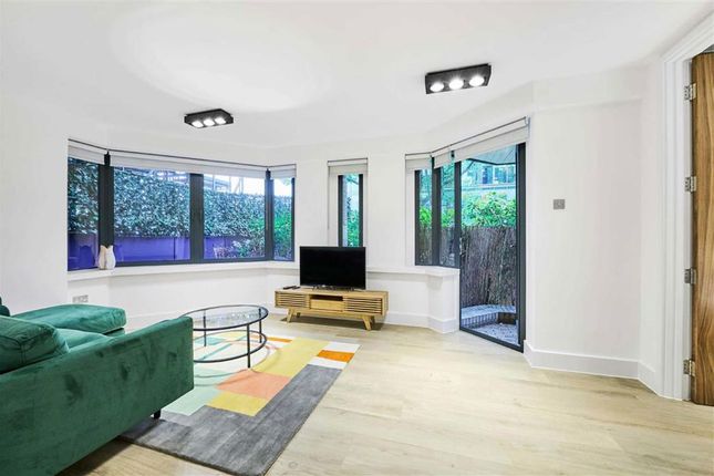 Flat 2, 6, Montague Close, London photo 4