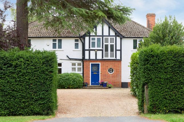 24 Queen Edith's Way 0408250002.Jpg