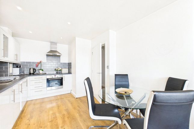 Flat 6, Nayland Court,, Market Place, Romford photo 3