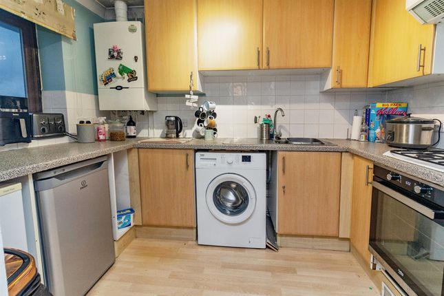 30, Queensbury Lane, Milton Keynes photo 3