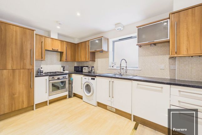Flat 2, Joseph House 18-20 Reginald Square, London photo 3