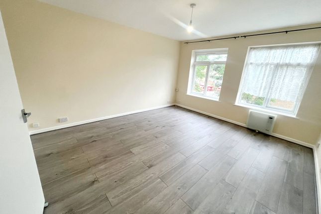 Merton Road, Slough photo 3
