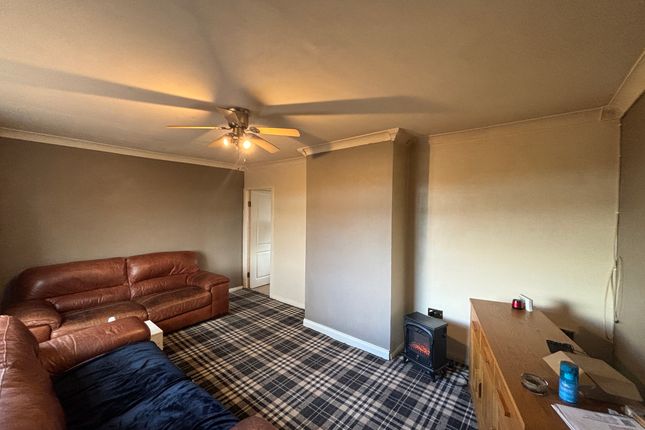 3 Dochart Drive, Coatbridge photo 2
