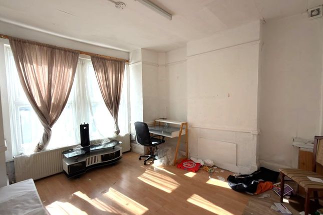 15, Hathaway Road, Croydon photo 2