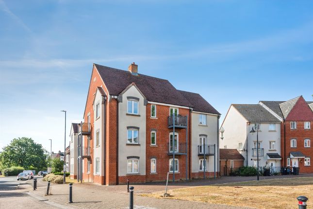 2-bed flat on Flat 3, 36, Piernik Close, Swindon, £120,000