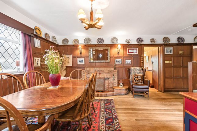 5 Bluebridge Avenue, Brookmans Park photo 2