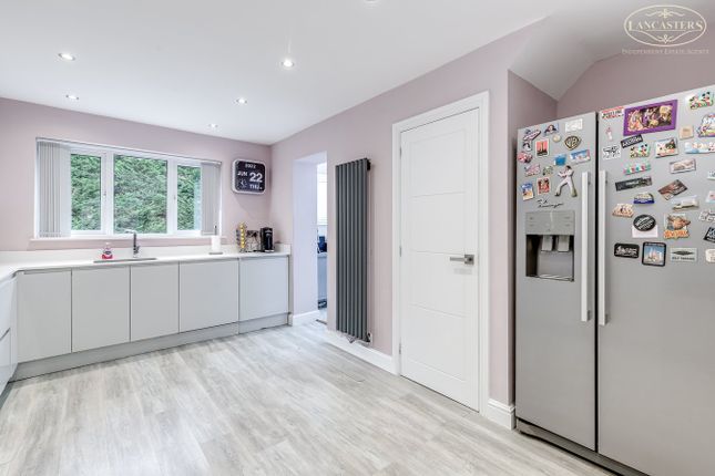 5, Owsten Court, Bolton photo 4