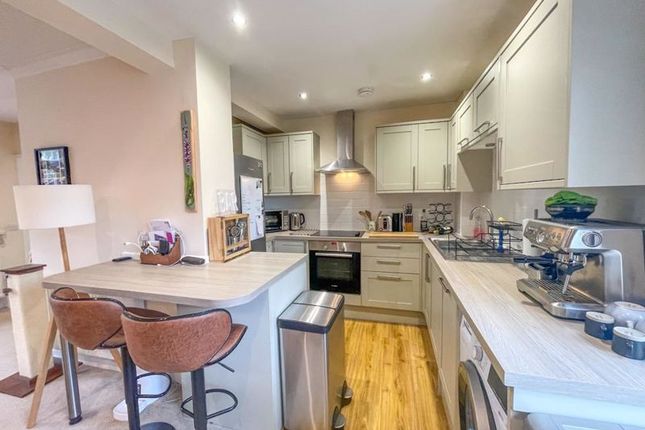 Flat D, The Stable Block, The Firs, High Street, Whitchurch photo 4