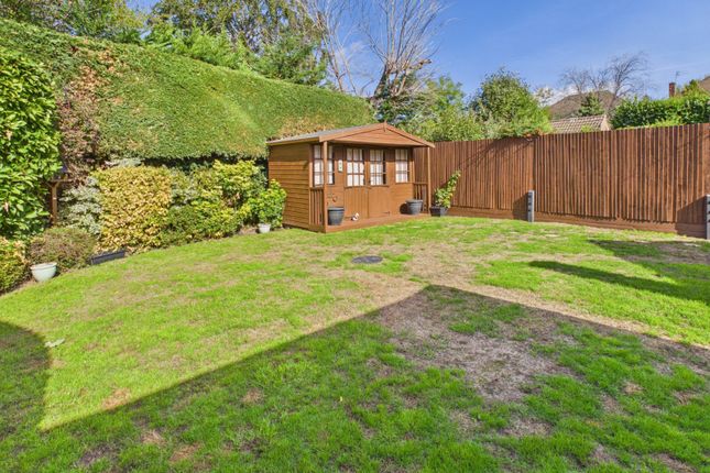 16, Ellwood Rise, Buckinghamshire photo 4