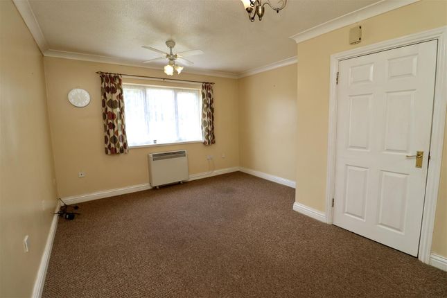 18, Springfield Estate, Holme-On-Spalding-Moor photo 4