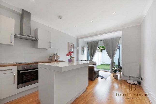 Thumbnail Flat for sale in Hampstead Gardens, London