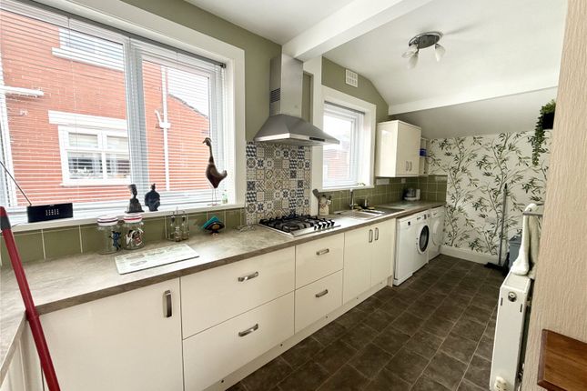 20, Devon Avenue, Lancashire photo 4