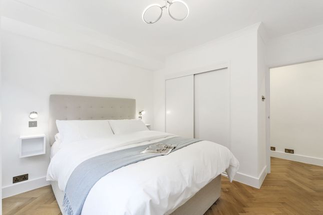 Flat to rent in Campden Hill Road, London