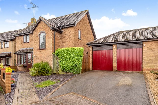 Thumbnail Detached house for sale in Pilgrims Close, Flitwick