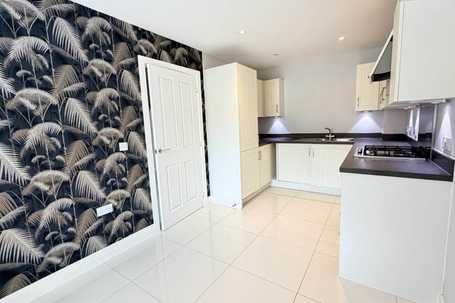 3 Glanville Crescent, Stevenage photo 4