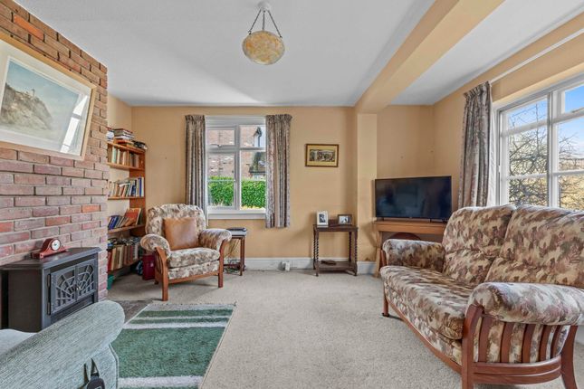 Caister North Road, High Wycombe photo 4