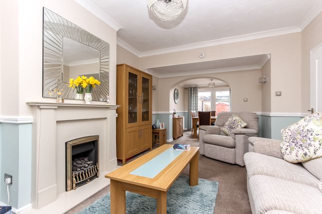 35, Harvey Road, Wellingborough photo 2