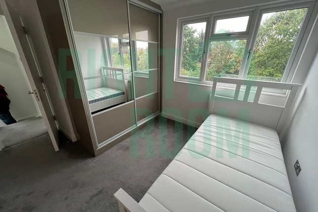 Thumbnail Room to rent in Room 2, Perryn Road, Acton, London