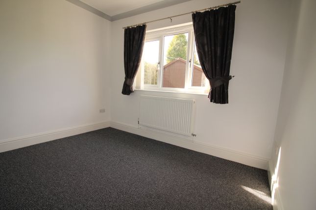 Bungalow to rent in Ash Bank Road, Stoke-On-Trent