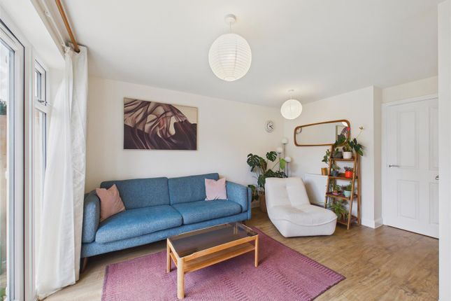 7, Drewery Crescent, Beverley photo 4