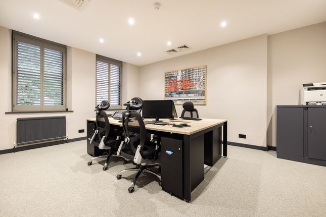 Office to let in St. Michael's Alley, London