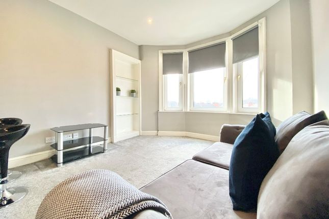 Flat to rent in Cathcart Road, Cathcart, Glasgow