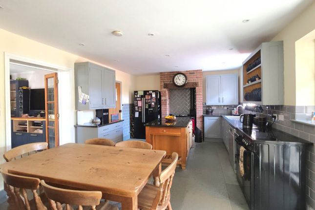 Winmere,, Shaftesbury Road, Dorset photo 2