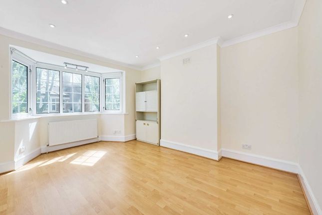 Terraced house to rent in Uffington Road, London