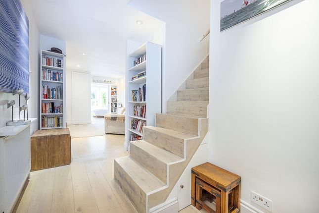 Duplex to rent in Melrose Road, London