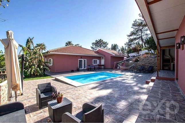 Villa for sale in Street Name Upon Request, Setubal, Pt