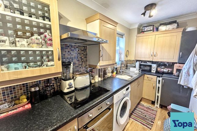 22, The Bentleys, Southend-on-sea photo 4