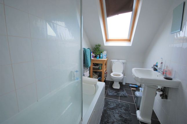 MAN  7/5 113B, Boundaries Road, Balham photo 4