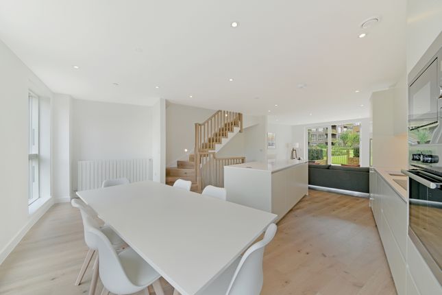6,, Townsend Road, Kidbrooke Village, London photo 2