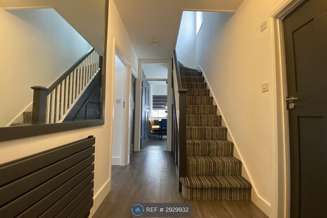 Carterhatch Road, Enfield, London photo 3