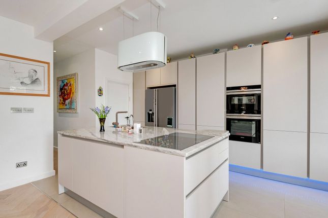 49, Cranbourne Gardens, London photo 5