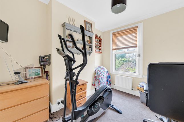 End terrace house for sale in Dairsie Road, London