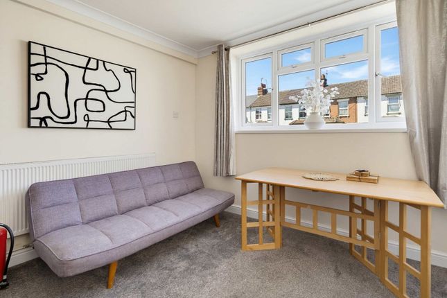 Studio flat on Northern Road, Northern Road, Aylesbury, £1,185/mo