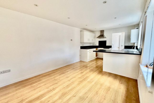 30 Hillfield Road, Selsey photo 2