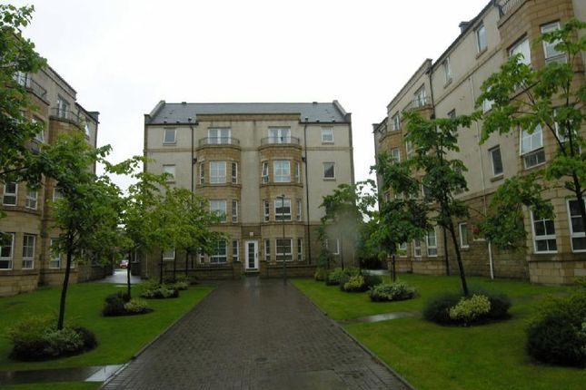 Thumbnail Flat to rent in Dicksonfield, Edinburgh